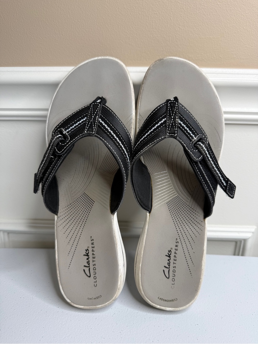 Women’s Clarks Cloudsteppers Black Comfort Flip Flop Sandals, sz 10